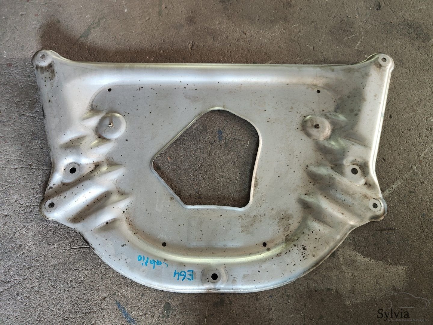 Bodemplaat Onderplaat voorzijde BMW 63 serie E63 E64 6759879, Gebruikt, -, -, Ophalen of Verzenden