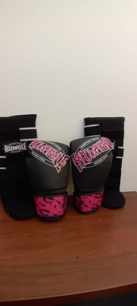 Z.g.a.n. (XS, Dames) RUMBLE bokshandschoenen, Sport en Fitness, Ophalen, Zo goed als nieuw, Bokshandschoenen