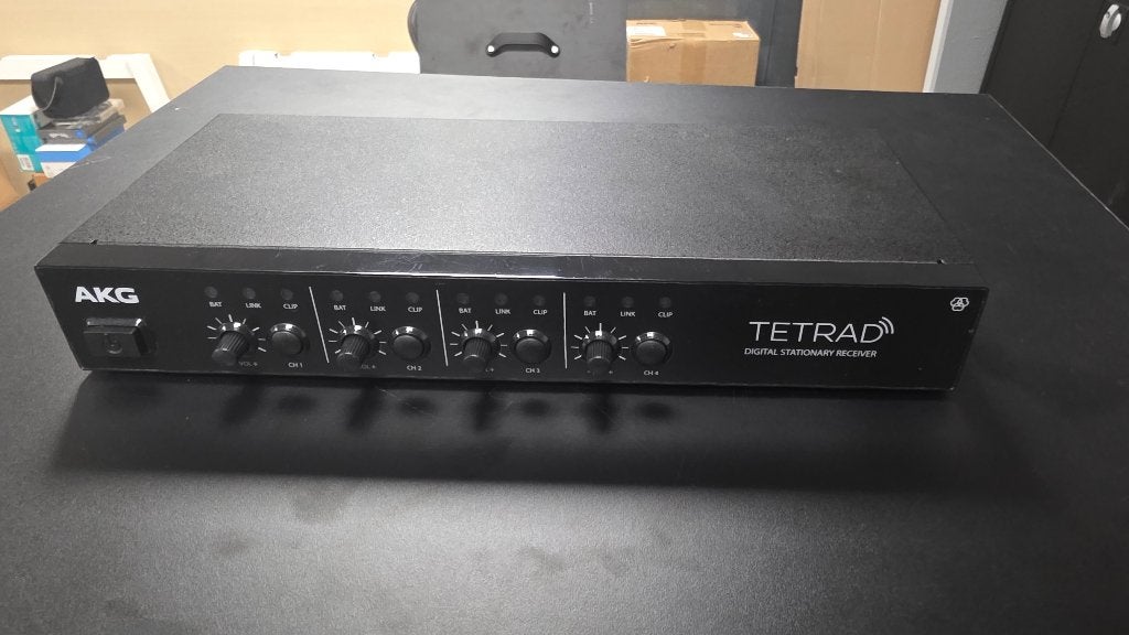 AKG DSRTetrad 4 Channel Wireless Microphone Receiver, Muziek en Instrumenten, Microfoons, Ophalen, Zo goed als nieuw, Studiomicrofoon