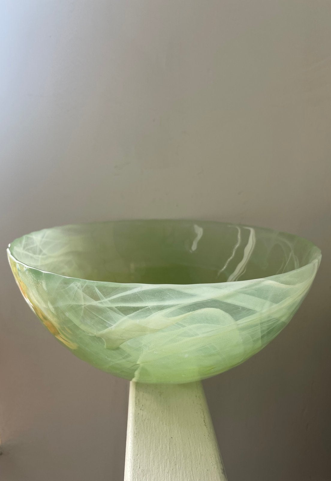 Prachtige groene glazen schaal, Huis en Inrichting, Ophalen of Verzenden, Zo goed als nieuw, Rond, Glas