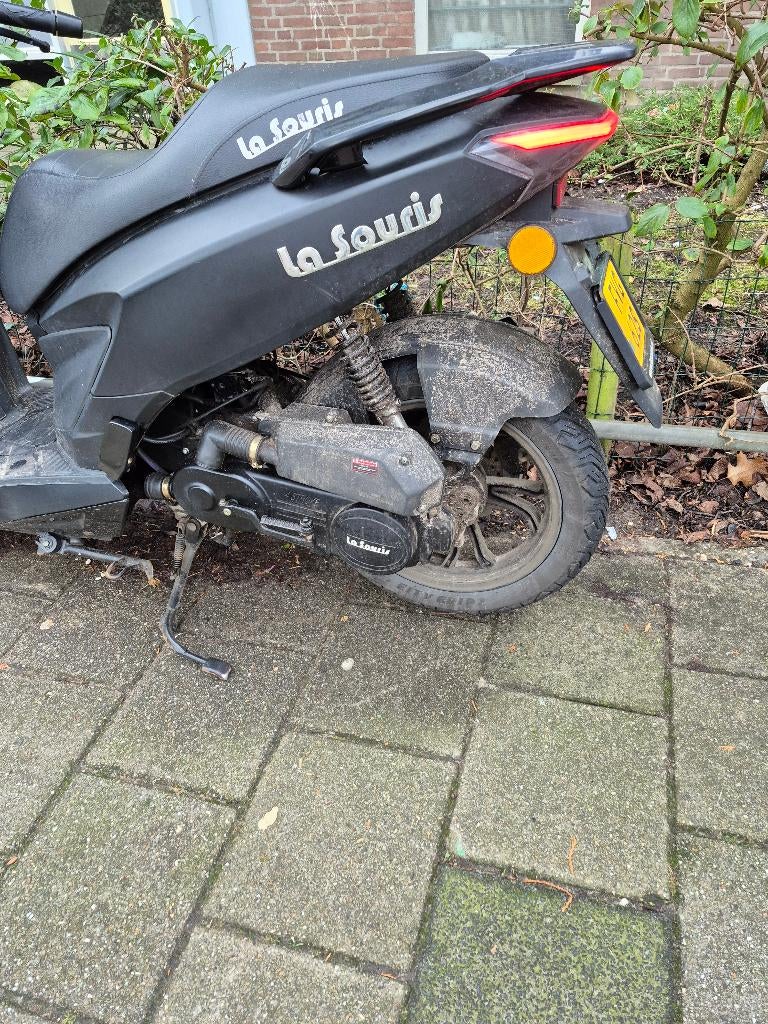 Grand cruiserScooter La Souris 50cc GeelKenteken, Zo goed als nieuw, Benzine, Ophalen, Overige merken