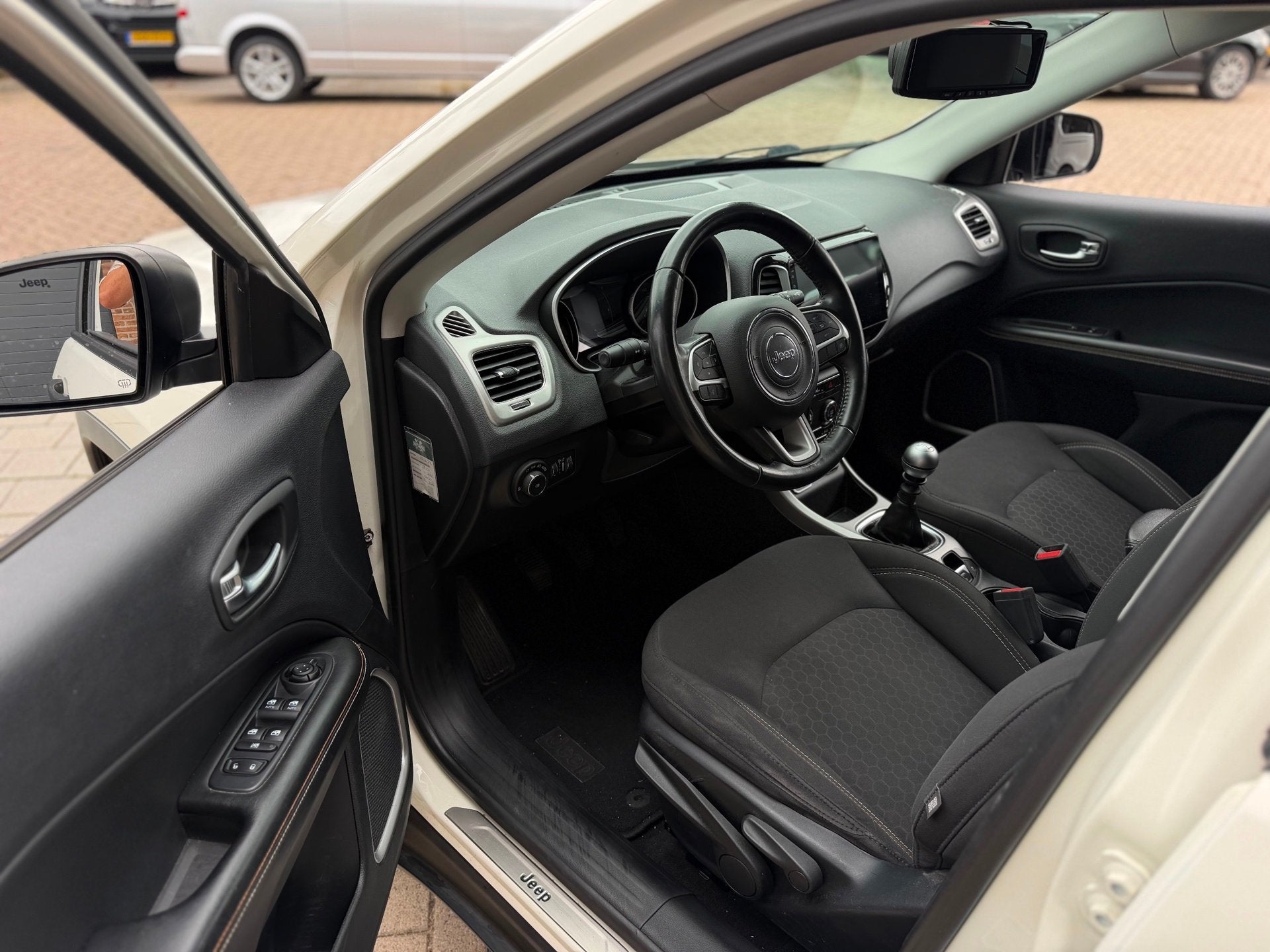 Jeep Compass 1.4 MultiAir Sport 140PK Airco Cruise Camera Na, Voorwielaandrijving, Gebruikt, 4 cilinders, Wit