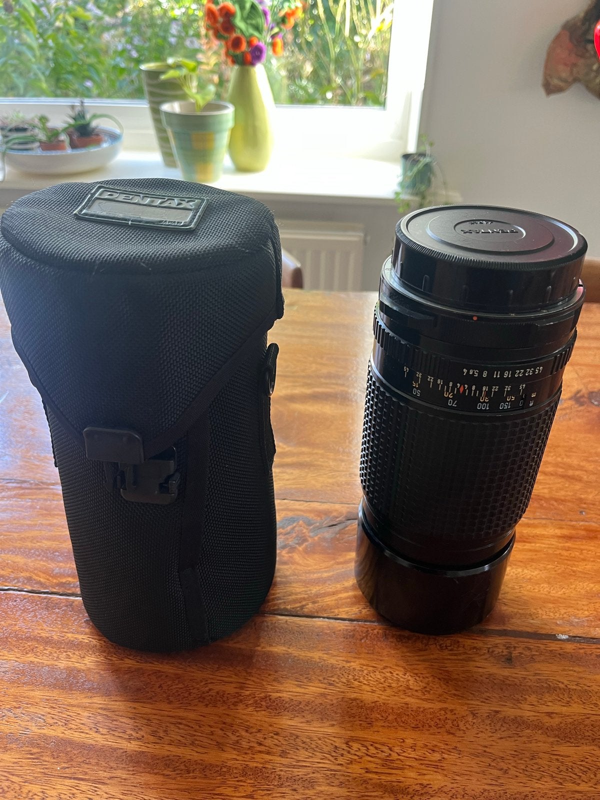 SMC Pentax 67 300mm F4 lens met UV filter en tas, Gebruikt, Beschermhoes/tas, Overige vattingen, Telelens
