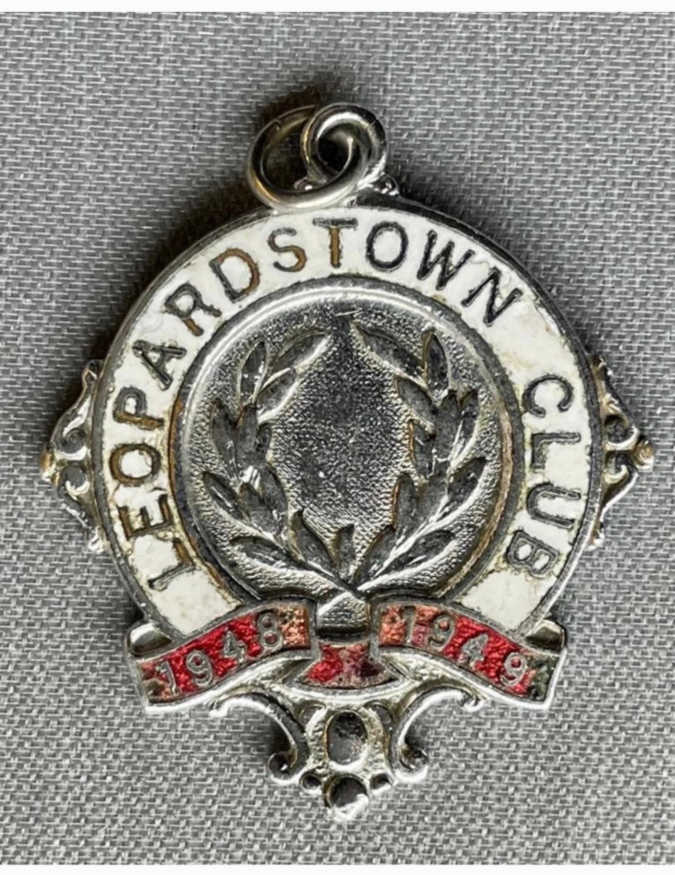 Leopardstown Club Dublin Horse race racing 1948 Badge nr 190, Postzegels en Munten, Ophalen of Verzenden, Overige materialen, Buitenland