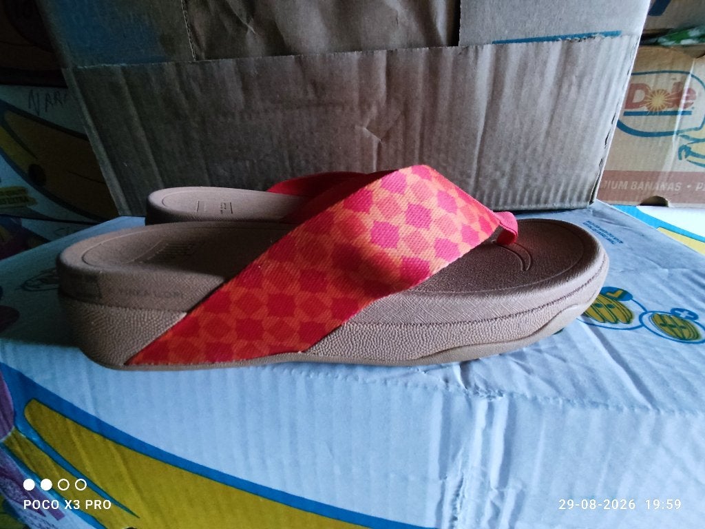 FitFlop dames slippers – maat 41  zo goed als nieuw, Kleding | Dames, Schoenen, Overige kleuren, Zo goed als nieuw, Fitflop, Ophalen