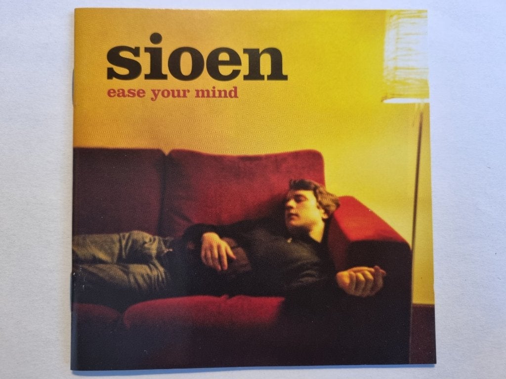 CD Sioen - Ease Your Mind (2005, o.a. At A Glance), Singer-songwriter, Inclusief doosje, Ophalen of Verzenden, Zo goed als nieuw