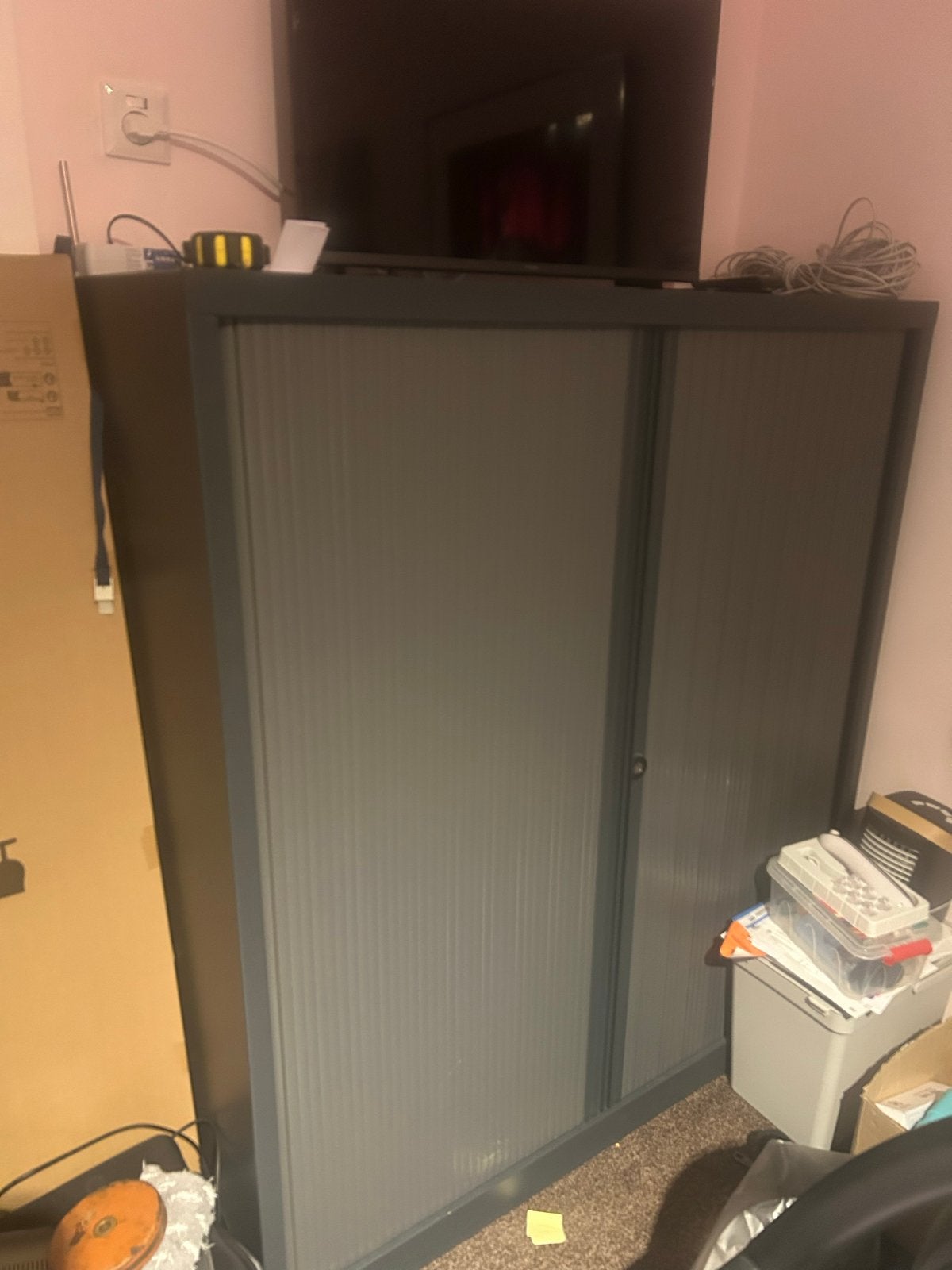 Antraciet Roldeurkast Archiefkast H135 B120 D46 - Zeer Nette, Huis en Inrichting, Ophalen, 100 tot 150 cm, Zo goed als nieuw, Metaal