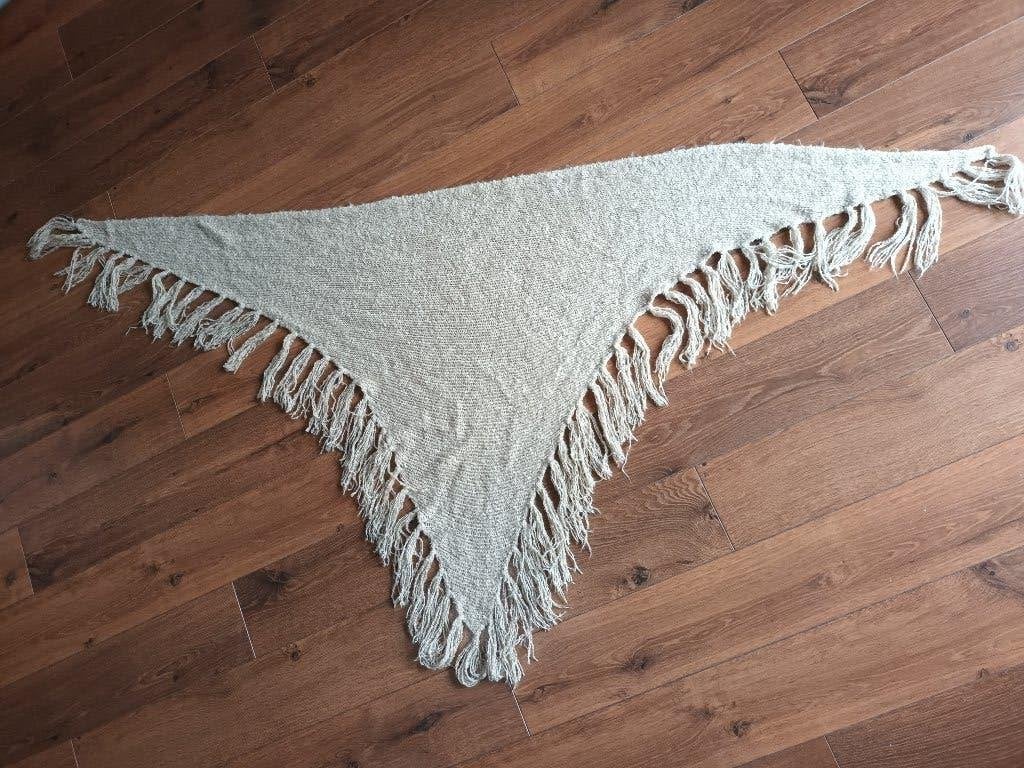 Driehoekige sjaal zara accessories maat M beige, Maat 38/40 (M), Zara, Ophalen of Verzenden, Zo goed als nieuw