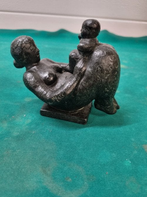 beeld vrouw met baby frank letterie, Ophalen of Verzenden
