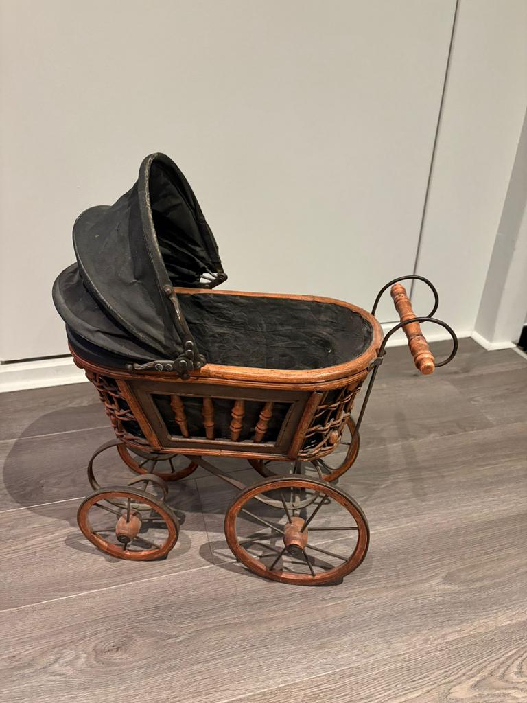 Antieke kinderwagen, Ophalen of Verzenden