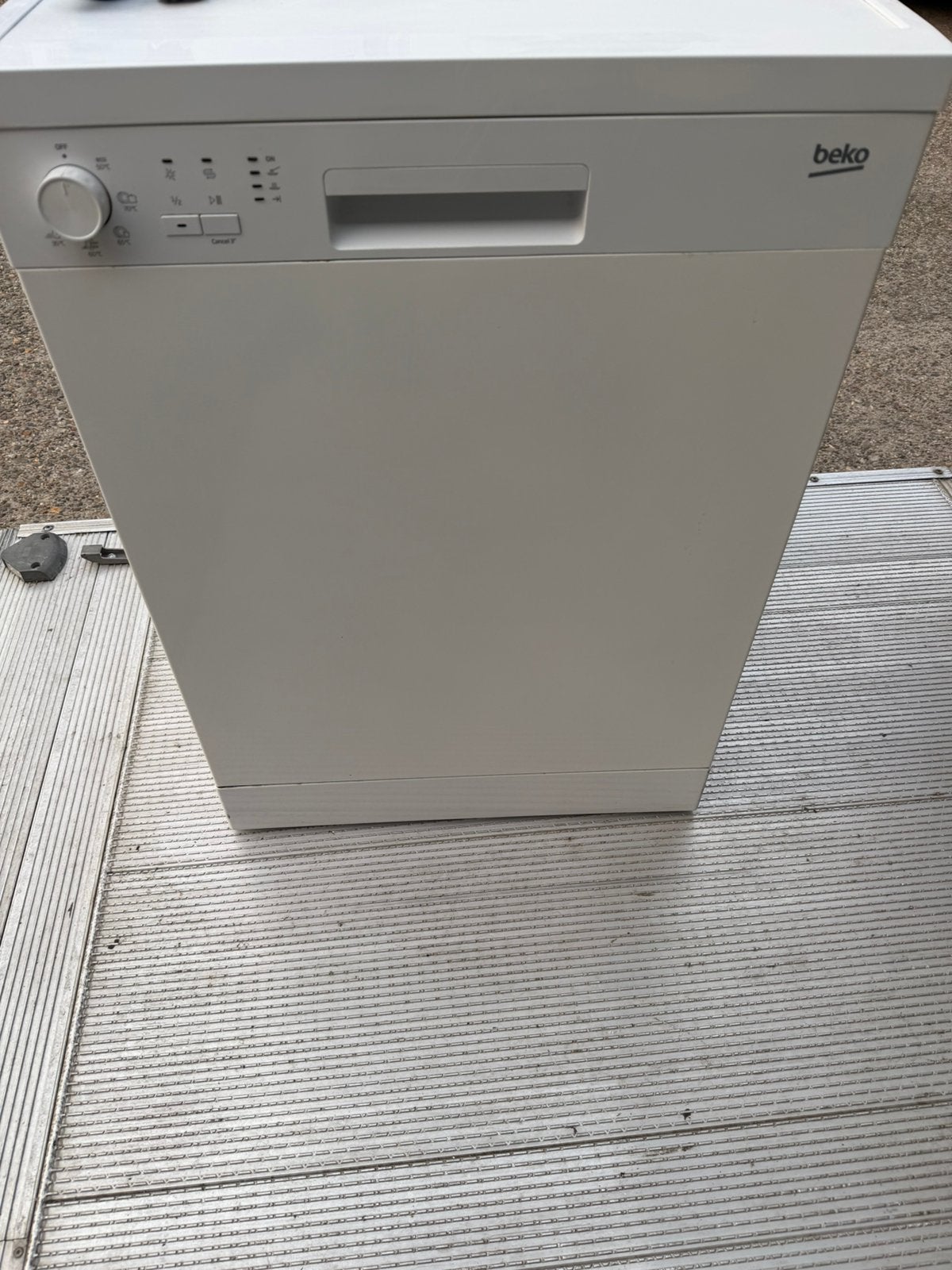 Beko vaatwasser, Witgoed en Apparatuur, Vaatwasmachines, Ophalen, Zo goed als nieuw, 85 tot 90 cm