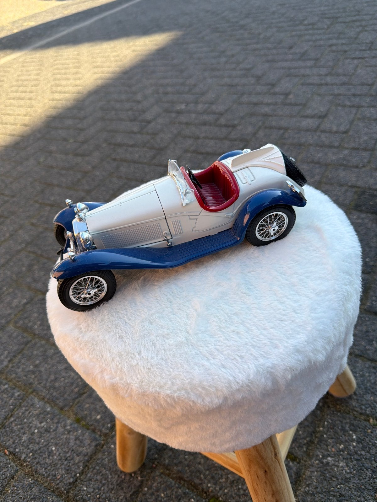 Burago Alfa Romeo 2300 Spider (1932) schaalmodel, Ophalen of Verzenden, Zo goed als nieuw, Auto, Bburago
