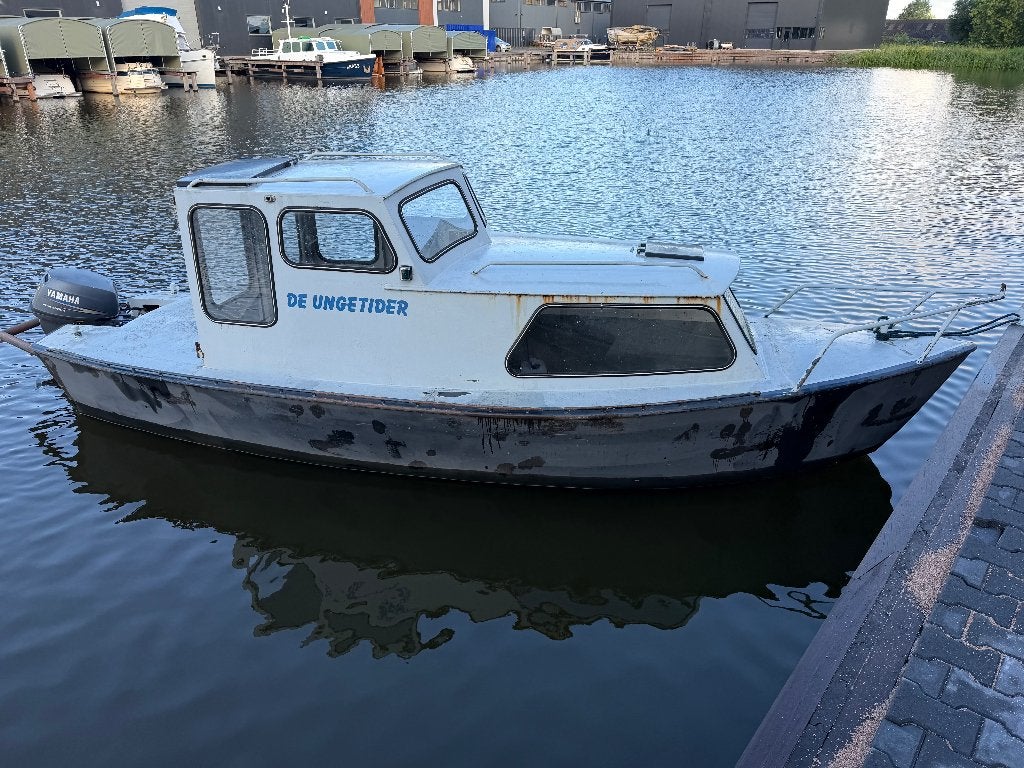 Stalen Kruiser | Motorboot | Kajuitboot 5.70 Inc. Yamaha 9.9, Watersport en Boten, Motorboten en Motorjachten, Overige merken