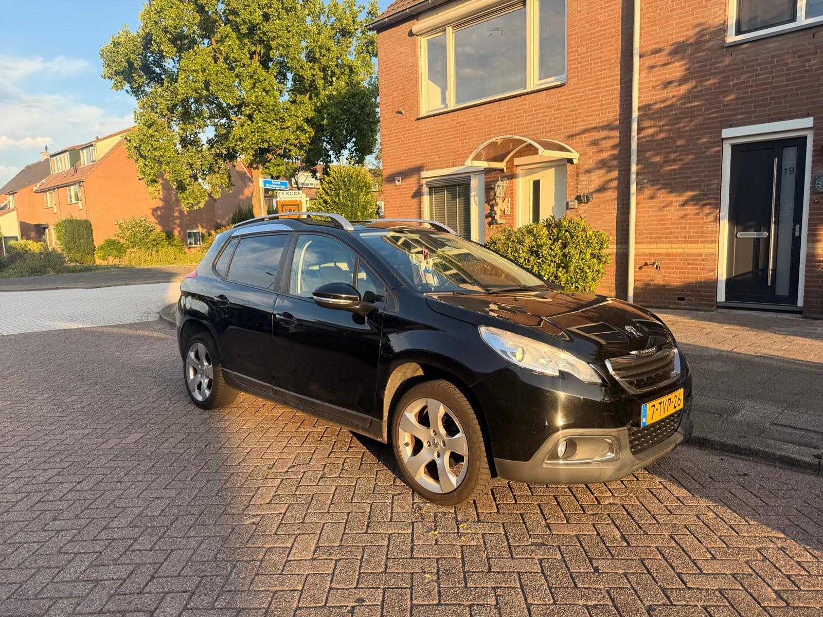 Peugeot 2008 1.2 E-vti 60KW Etg5 2014 Zwart, 40 €/maand, Zwart, 1199 cc, 770 kg