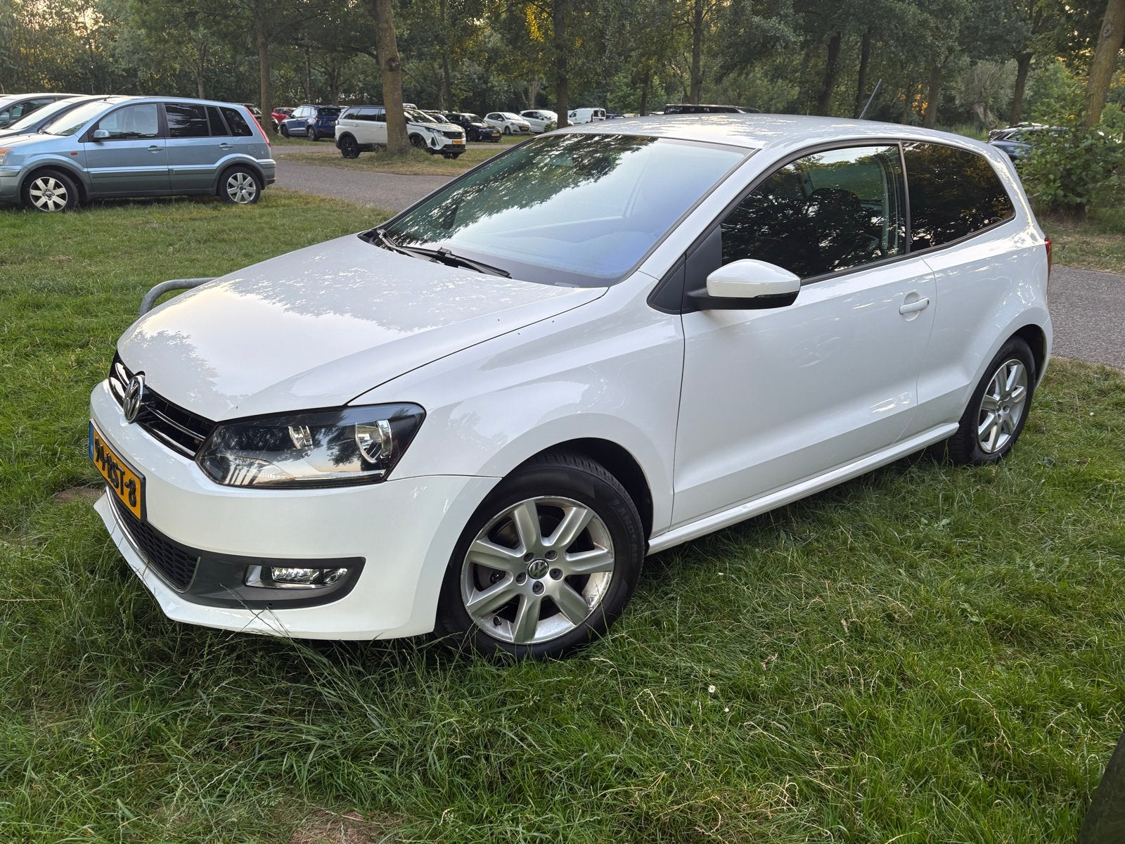 Volkswagen Polo 1.4 16V FSI 63KW 2011 Wit, Voorwielaandrijving, 970 kg, 40 €/maand, 4 cilinders