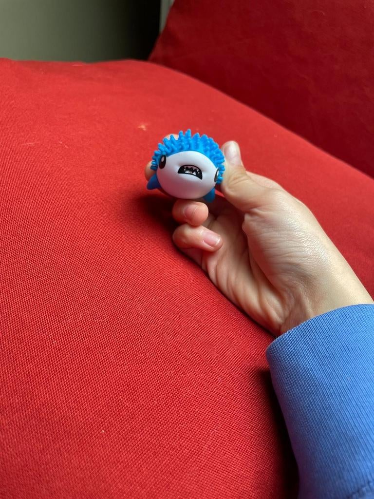 Blauwe stekelhaai stressbal / fidget toy, Ophalen of Verzenden, Gebruikt, Jongen of Meisje