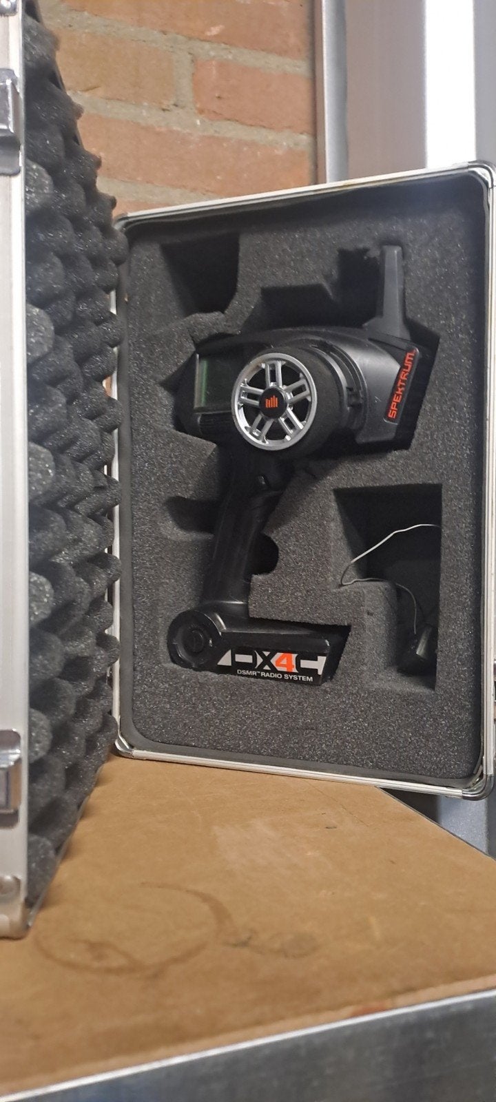 spektrum dx4 met ontvanger in alu koffer mooie set compleet, Ophalen of Verzenden, Zo goed als nieuw
