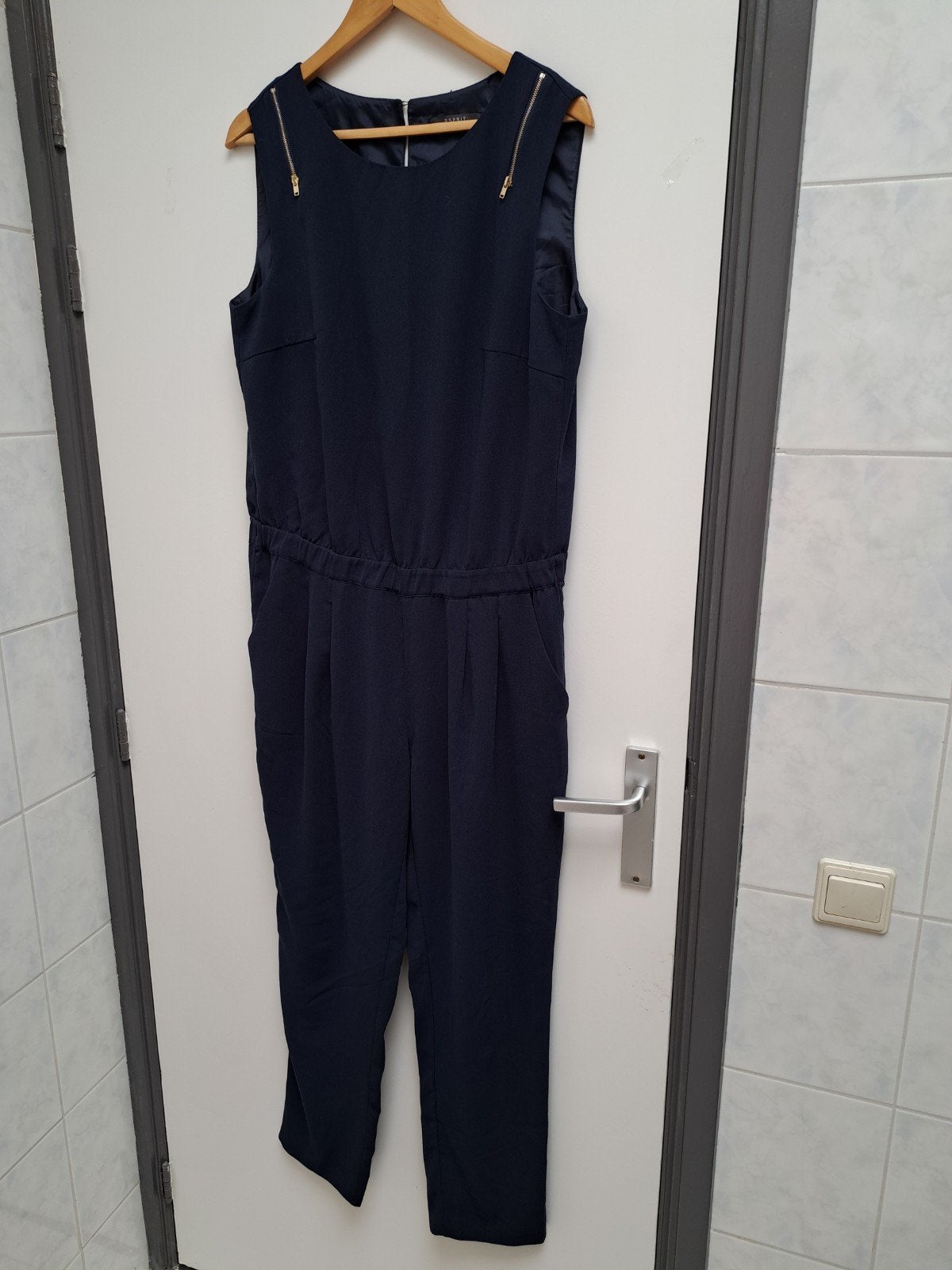 Donkerblauwe jumpsuit met ritsdetails, Esprit, maat 42, Kleding | Dames, Blauw, Maat 42/44 (L), Ophalen of Verzenden, Zo goed als nieuw