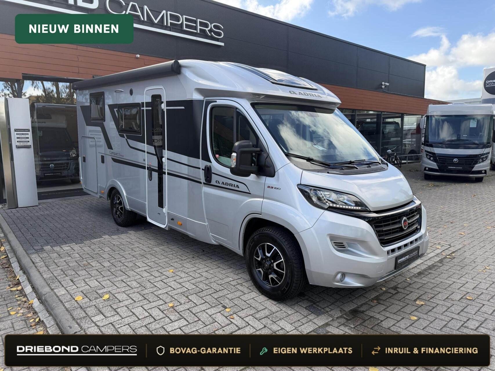 Adria Compact SL Supreme 9T-Automaat 180PK Enkele Bedden Lee, Caravans en Kamperen, Automaat, 6 tot 7 meter, Bedrijf, Adria