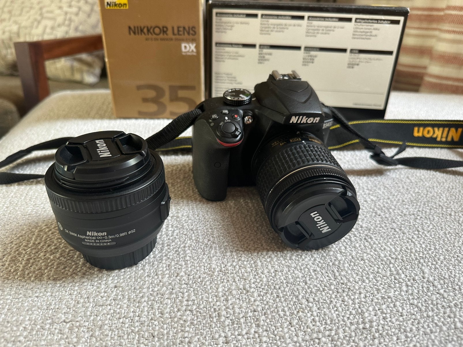 Nikon D3400 spiegelreflexcamera met 18-55mm en 35mm lens, Spiegelreflex, Beeldstabilisatie, Ophalen of Verzenden, Zo goed als nieuw
