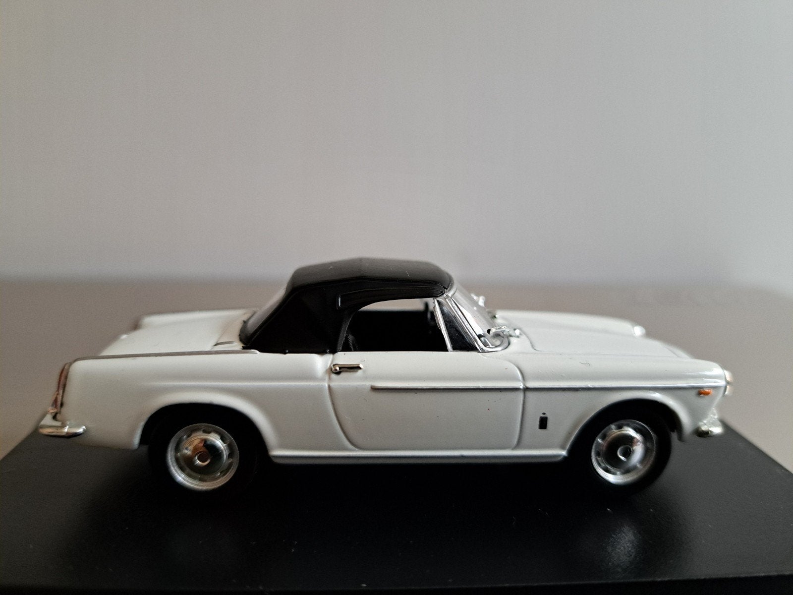 Fiat 1500 Cabriolet, Classic Sportcars, 1:43, nieuw, Ophalen of Verzenden, Nieuw, Auto, Overige merken