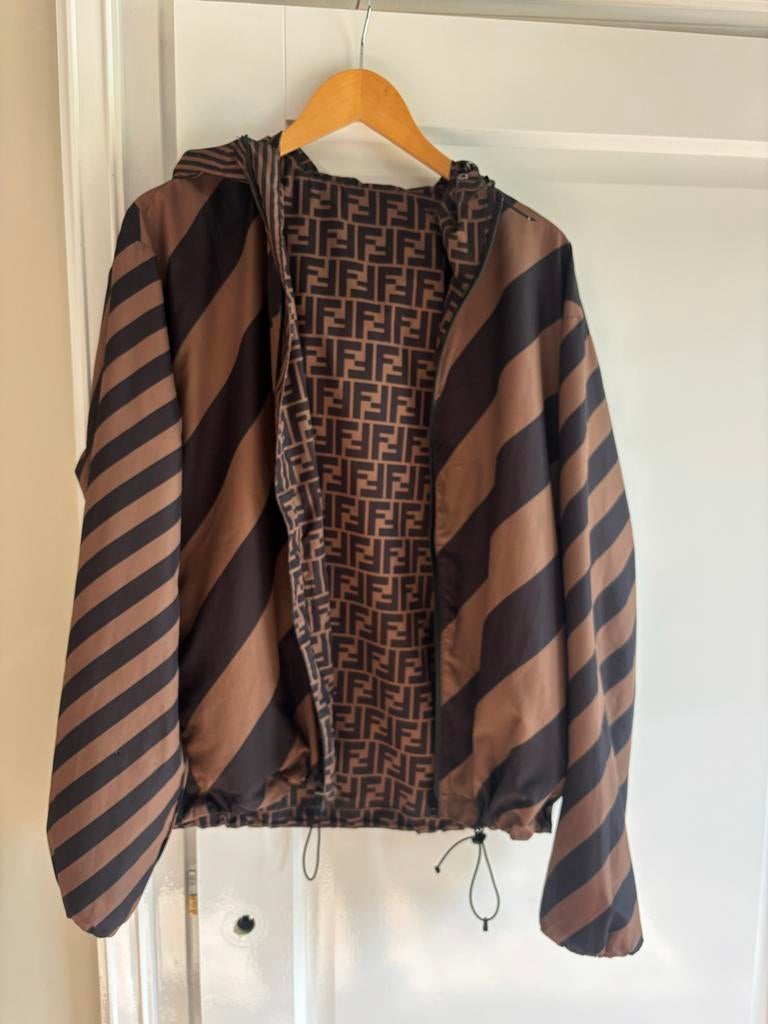Fendi Windbreaker - Stijlvol en praktisch!, Ophalen of Verzenden, Zo goed als nieuw, Maat 38/40 (M), Bruin