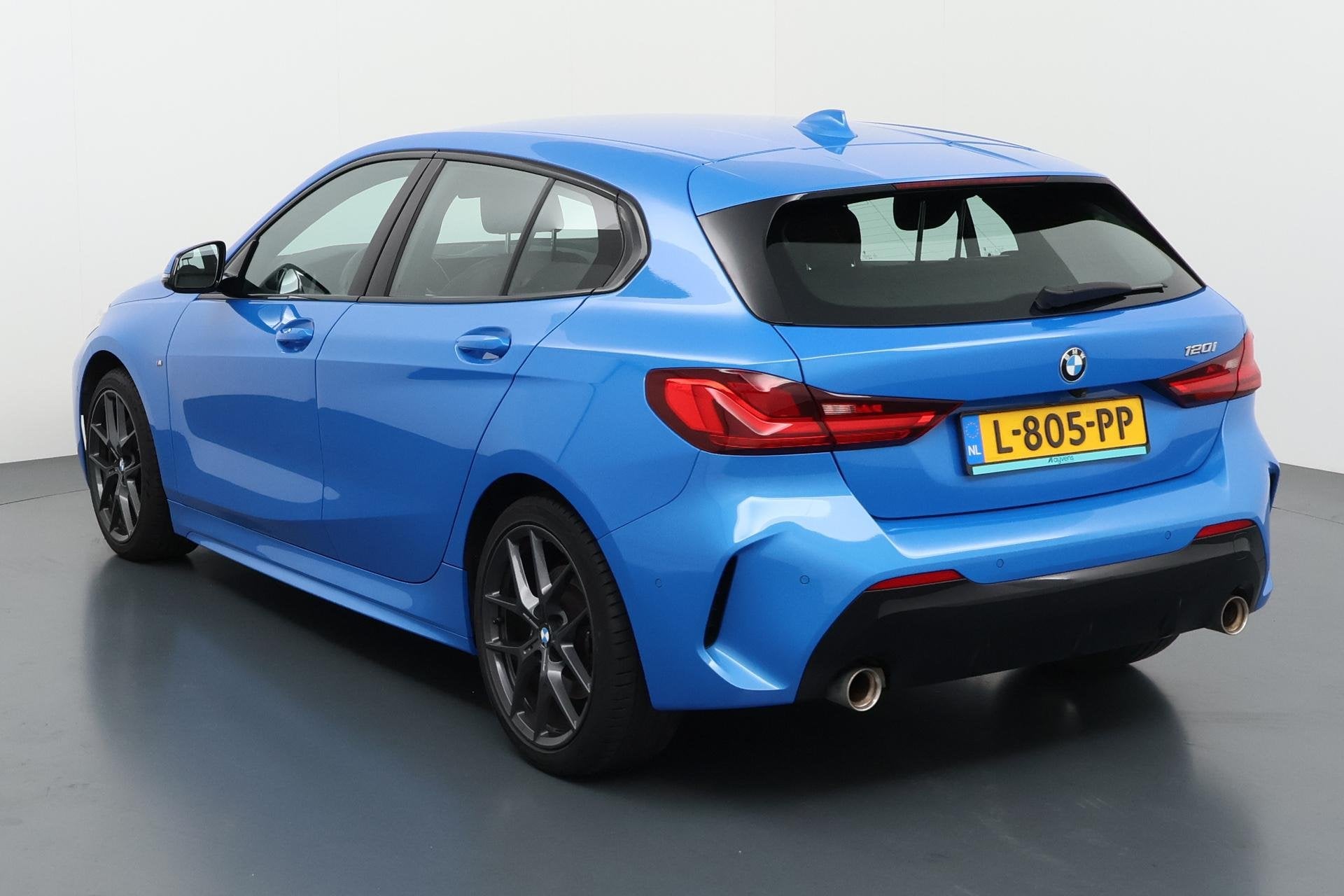 Foto 8 van BMW 1-serie 120i Business Edition Plus Sportief karakter met