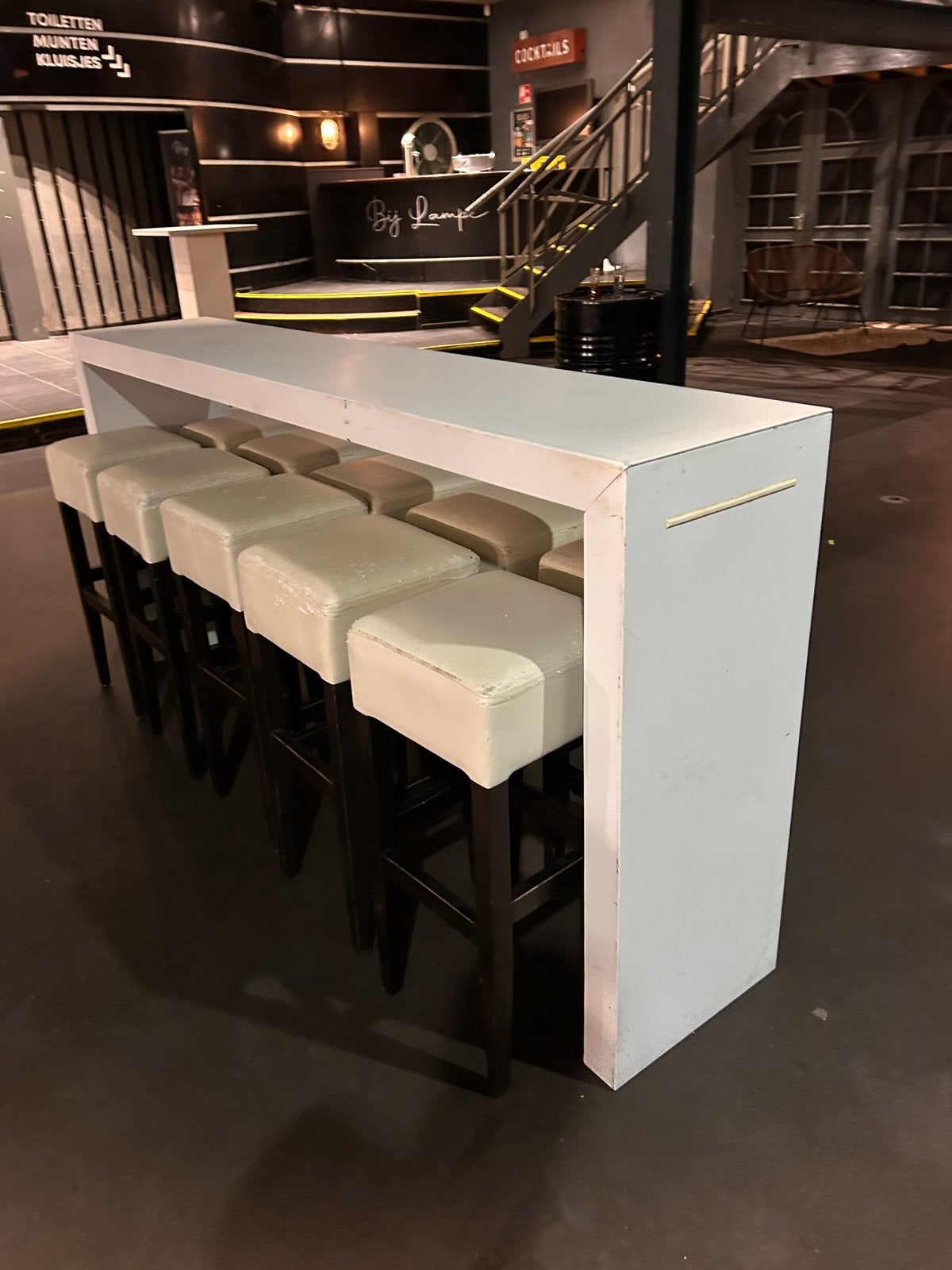 Witte metalen bartafel met barkrukken, Ophalen of Verzenden, Gebruikt