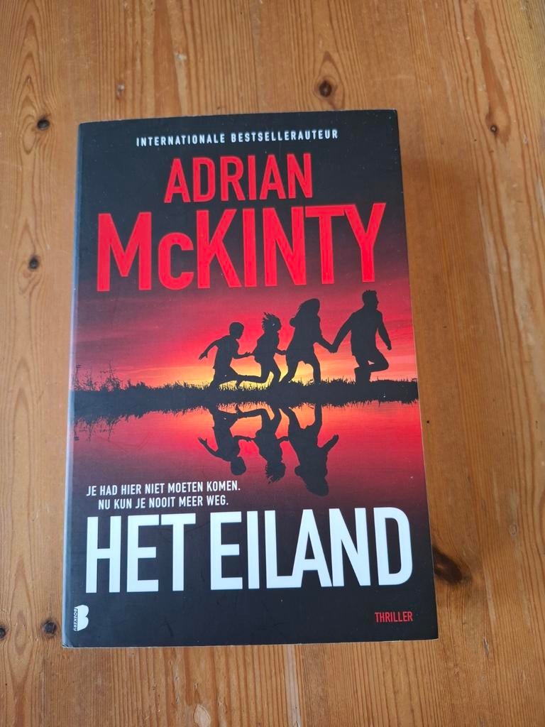 Het Eiland - Adrian McKinty (Thriller), Ophalen of Verzenden, Zo goed als nieuw, Adrian McKinty, Europa overig