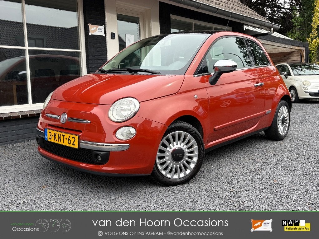 Fiat 500 1.2 PANODAK | AIRCO | NW APK | TOMAAT-ROOD | NAP, Auto's, Fiat, Voorwielaandrijving, Gebruikt, 1242 cc, 840 kg