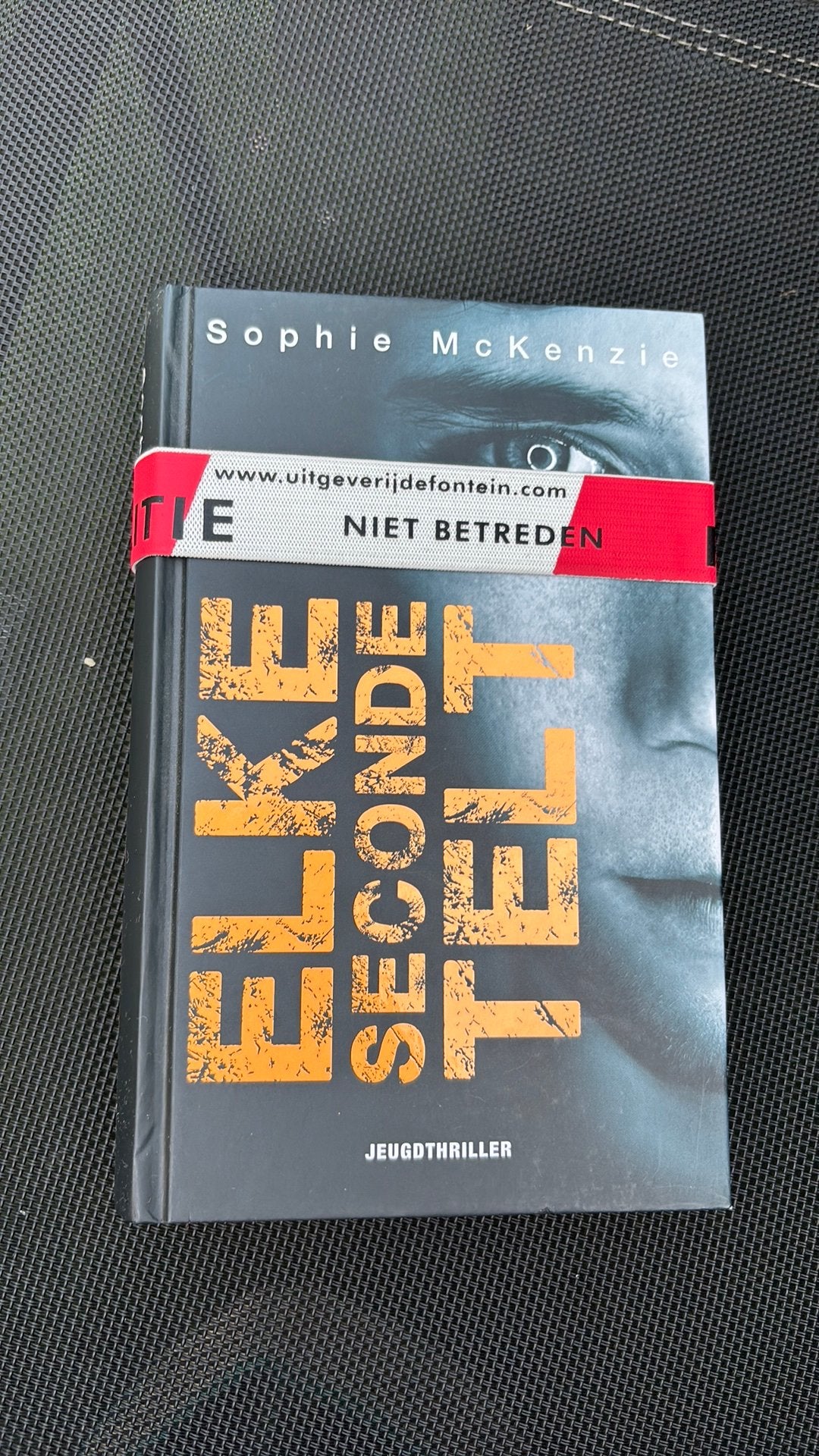 Sophie McKenzie - Elke seconde telt, Boeken, Ophalen, Zo goed als nieuw, Sophie McKenzie