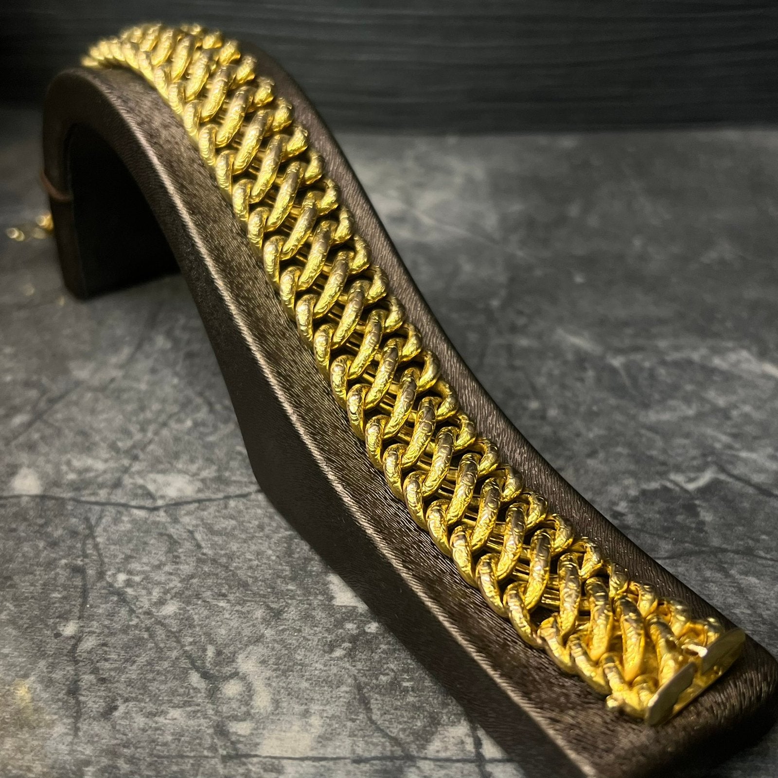 14k gouden armband breed schakel 39 gram, Ophalen of Verzenden, Zo goed als nieuw, Goud