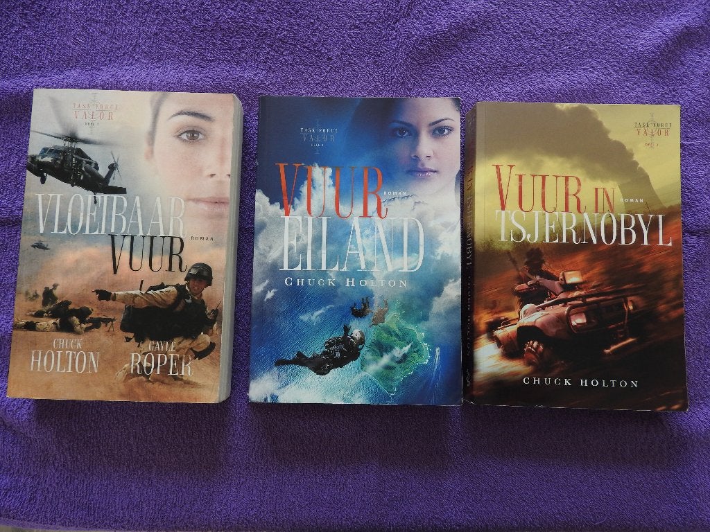 Chuck Holton - Task Force Valor trilogie, Boeken, Ophalen of Verzenden, Zo goed als nieuw