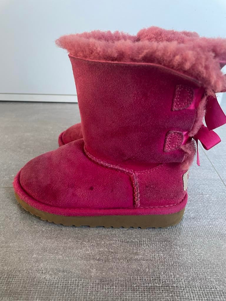 UGG Laarzen Roze met Strikjes - Maat 25, Ophalen, Gebruikt, Meisje, Laarzen