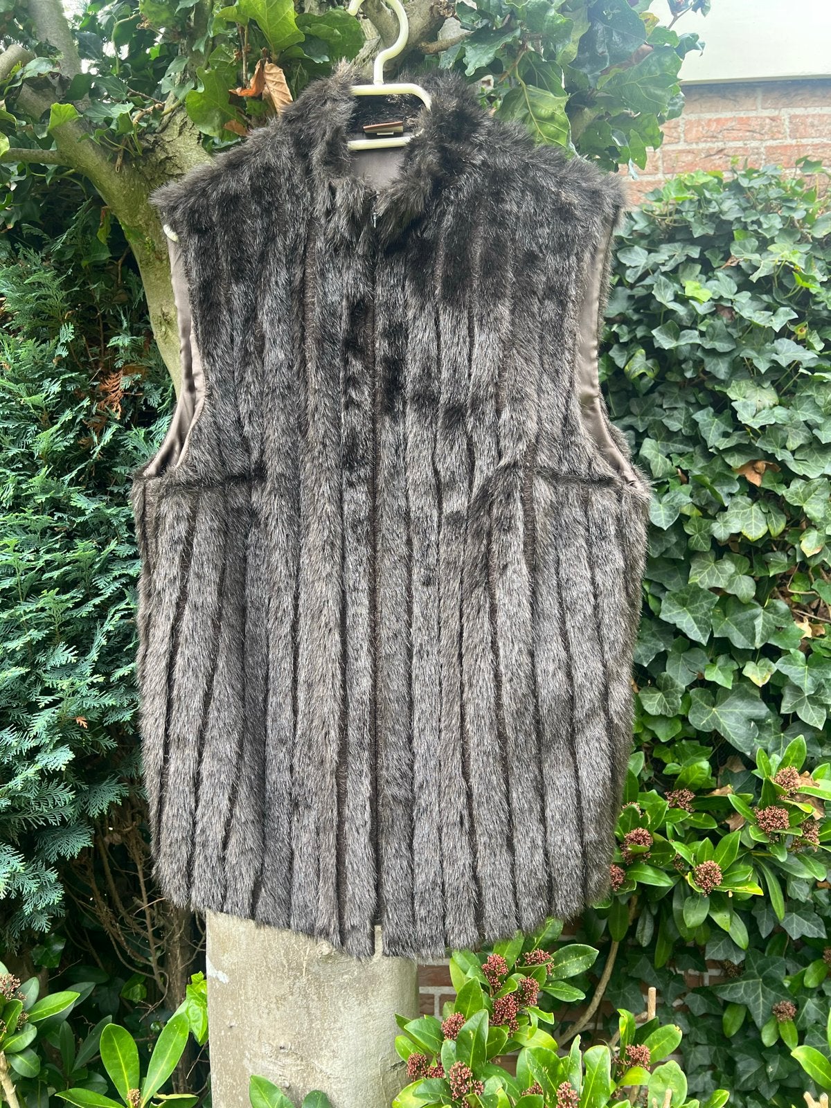 Donkerbruin gevoerd vest met 2 zakken, Ophalen of Verzenden, Gedragen, Maat 42/44 (L), Bruin