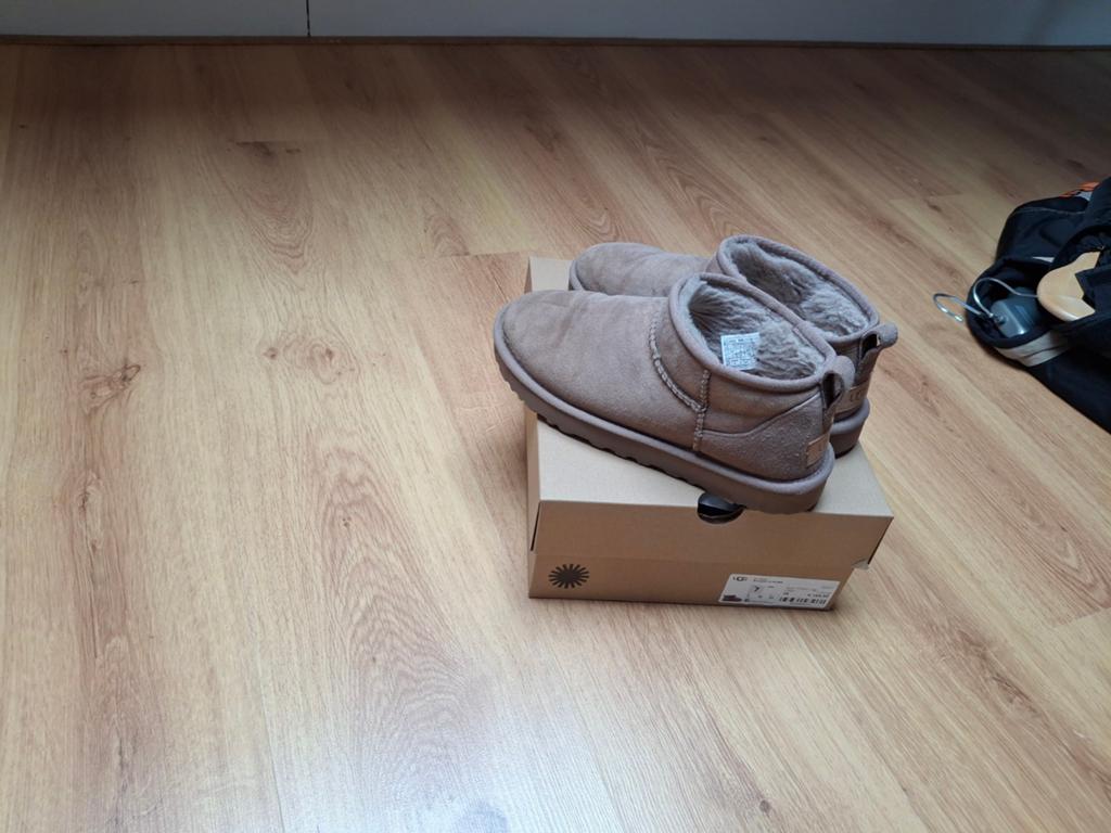 Uggs classic ultra mini maat 38, Kleding | Dames, Schoenen, Ophalen of Verzenden