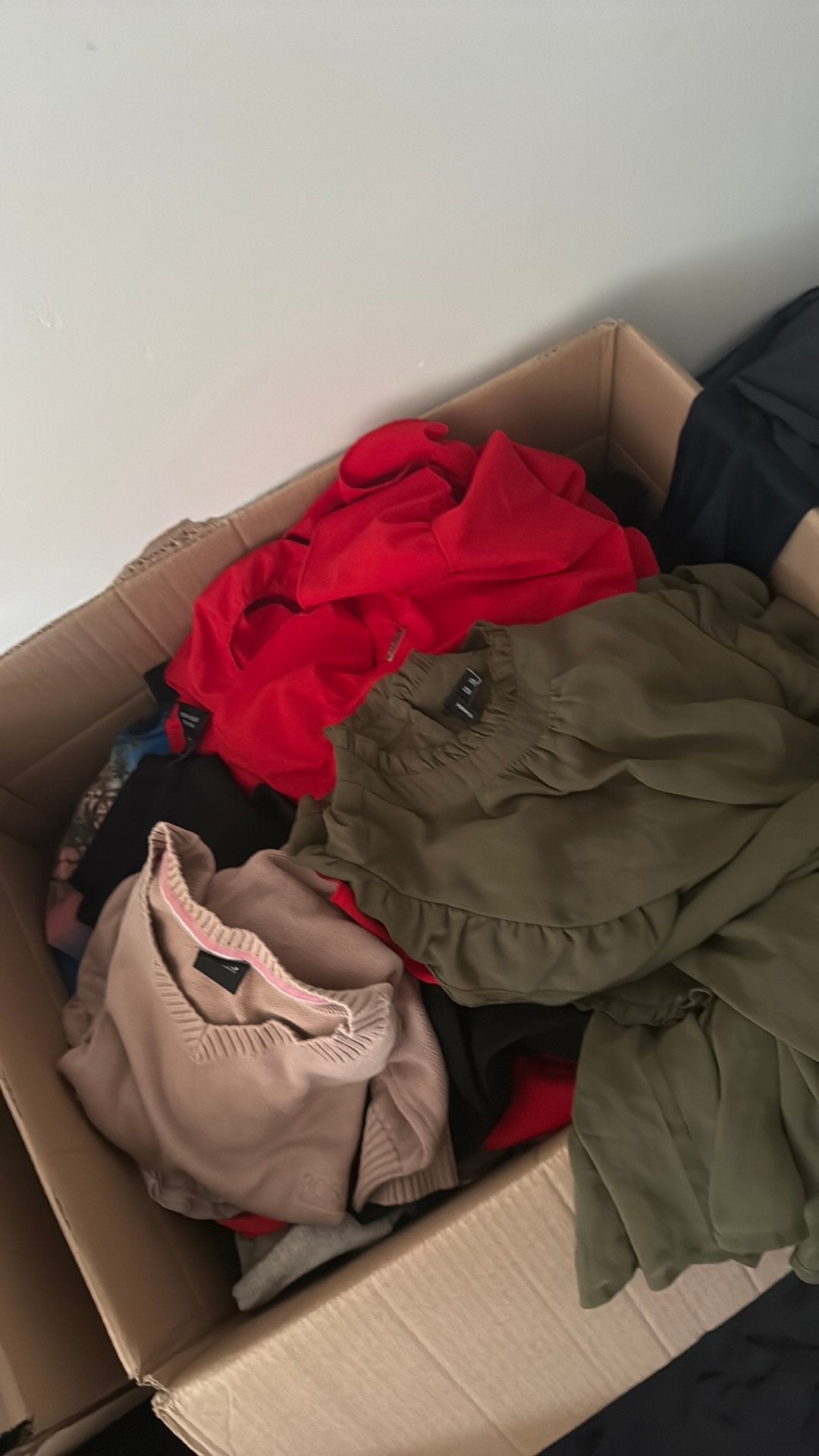 Grote kledingdoos met diverse kledingstukken (M, L, XL), Ophalen of Verzenden, Gedragen