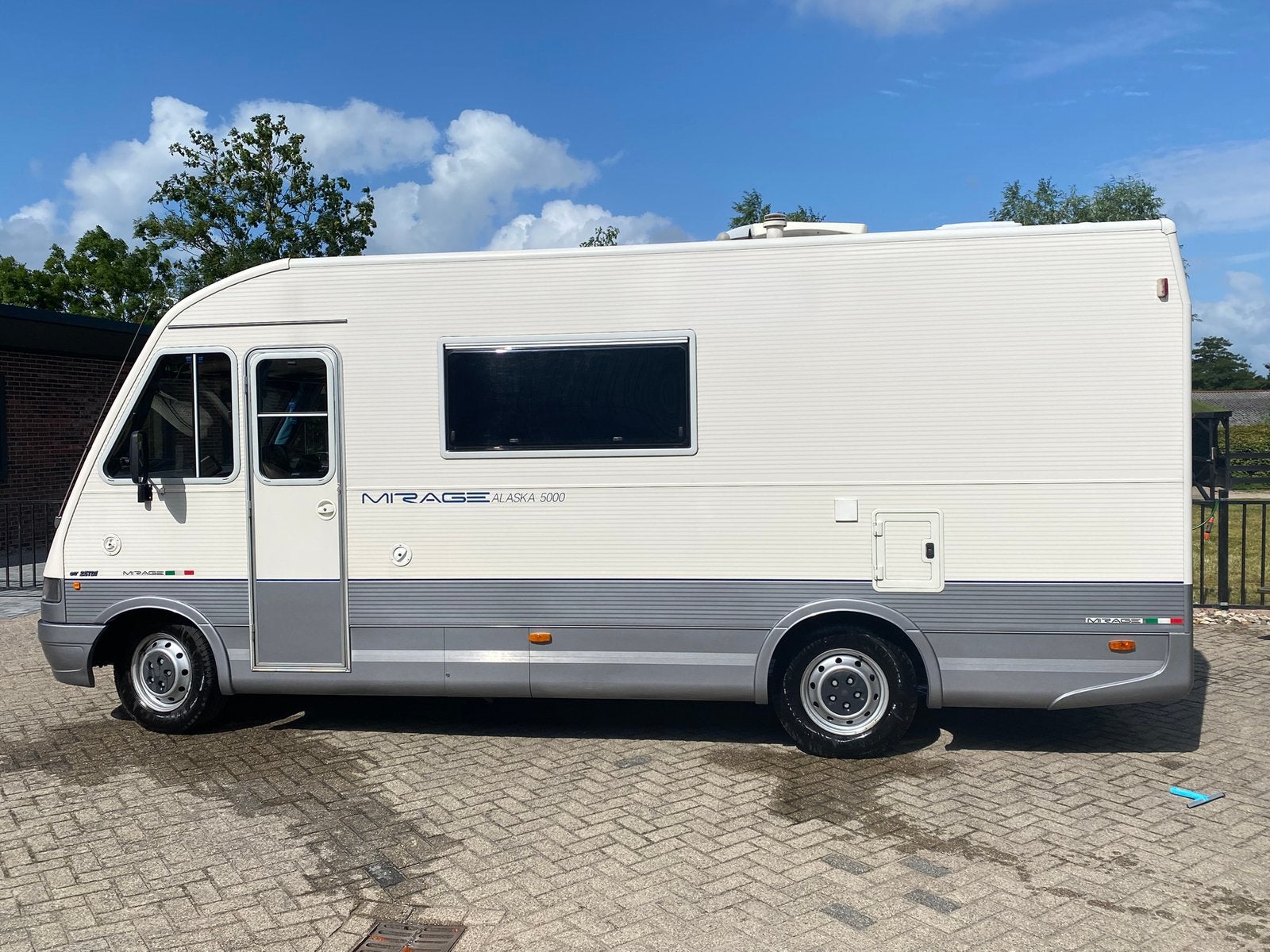 Nette Fiat integraal  camper met zeer weinig km., Integraal, Kluisje, Ringverwarming, Fiat