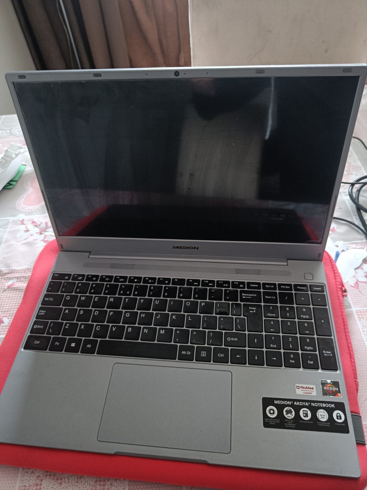Medion laptop, Ophalen, Zo goed als nieuw, 4 GB of minder, Medion