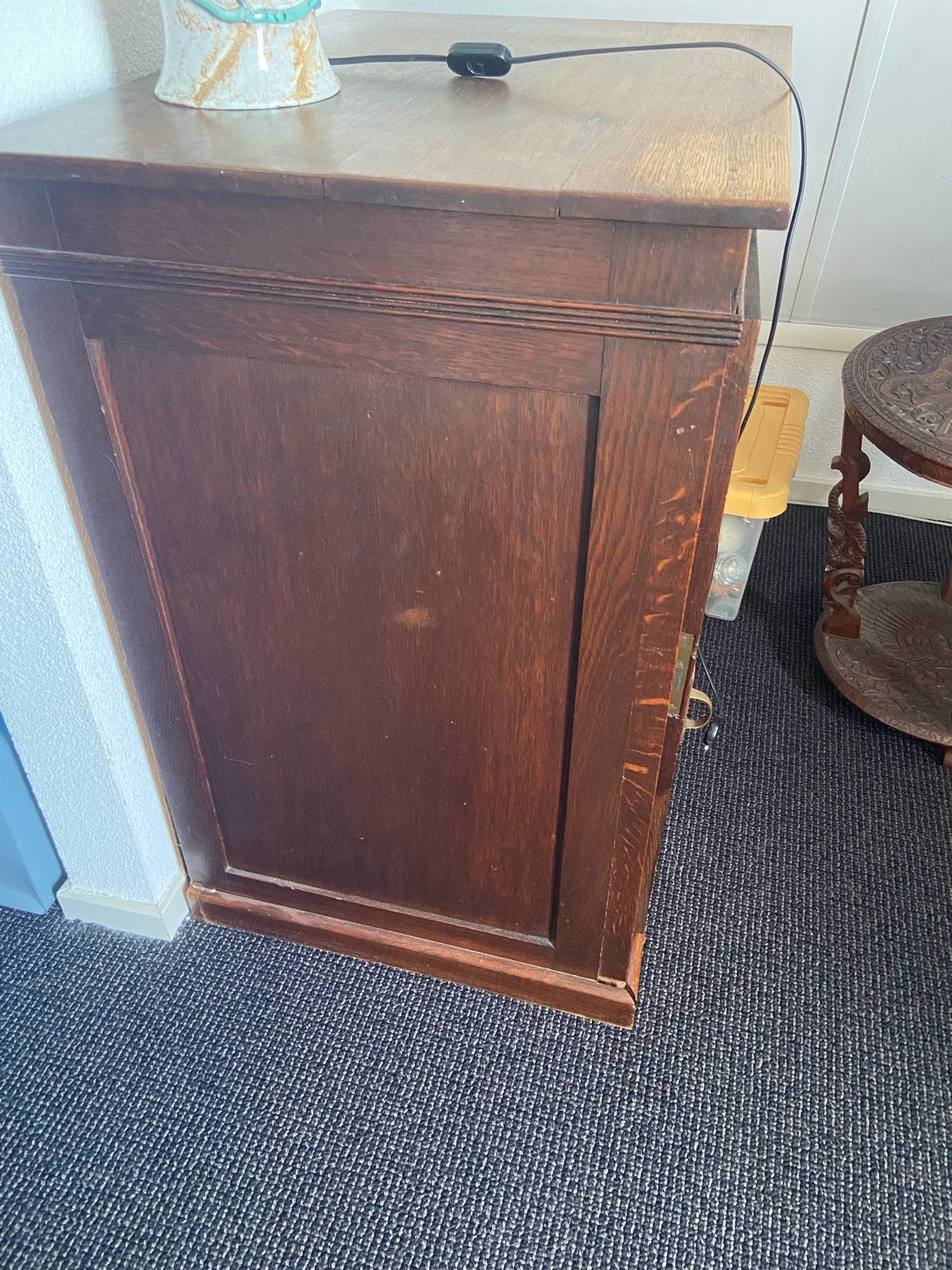 Vintage houten kastje met deurtje, Ophalen