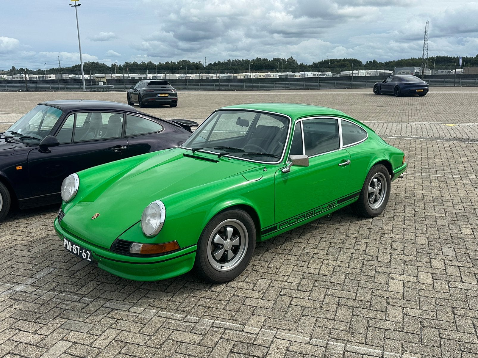 Porsche 911 T modeljaar 73, Zwart, Particulier, Porsche, Handgeschakeld