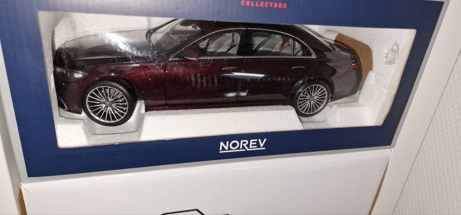 Mercedes S-Klasse W223 - Donker Wijnrood - Nieuw in Doos, Hobby en Vrije tijd, Modelauto's | 1:18, Ophalen of Verzenden, Nieuw