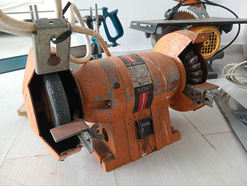 Slijpmachine / schuurmachine, Ophalen, Gebruikt, Minder dan 700 watt, Werkbankslijpmachine