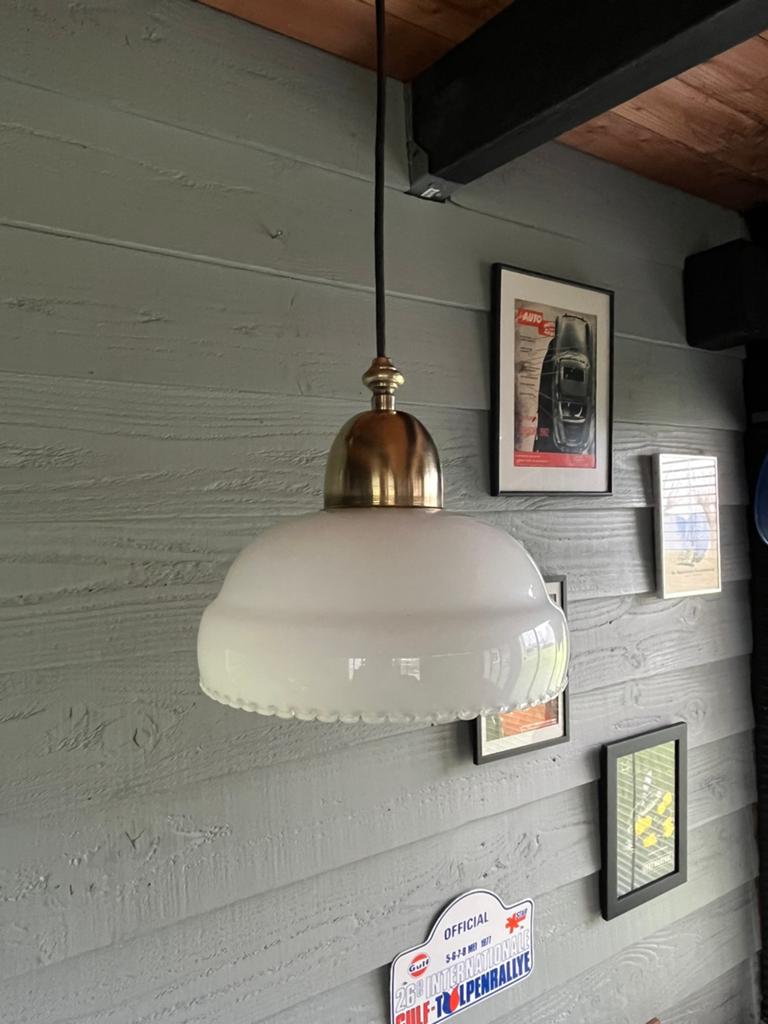 Vintage brocante hanglamp uit de jaren 60 van opaline glas, Ophalen of Verzenden, Gebruikt, Glas, Brocante retro vintage jaren 60 frans