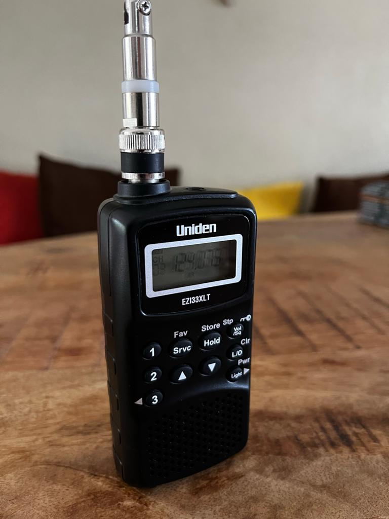 Uniden VHF/UHV AIRBAND AM FM Luchtvaart Scanner, Telecommunicatie, Ophalen of Verzenden, Gebruikt, Minder dan 30 kanalen, Draagbaar