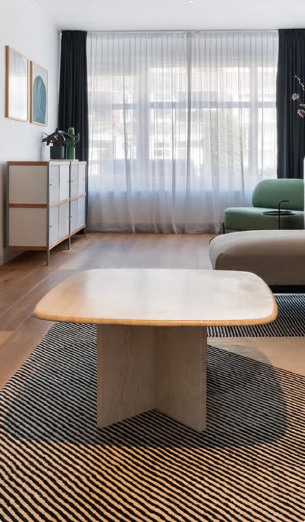 Travertine salontafel vierkant met driehoek poot, Ophalen, 50 tot 100 cm, Vierkant, Zo goed als nieuw