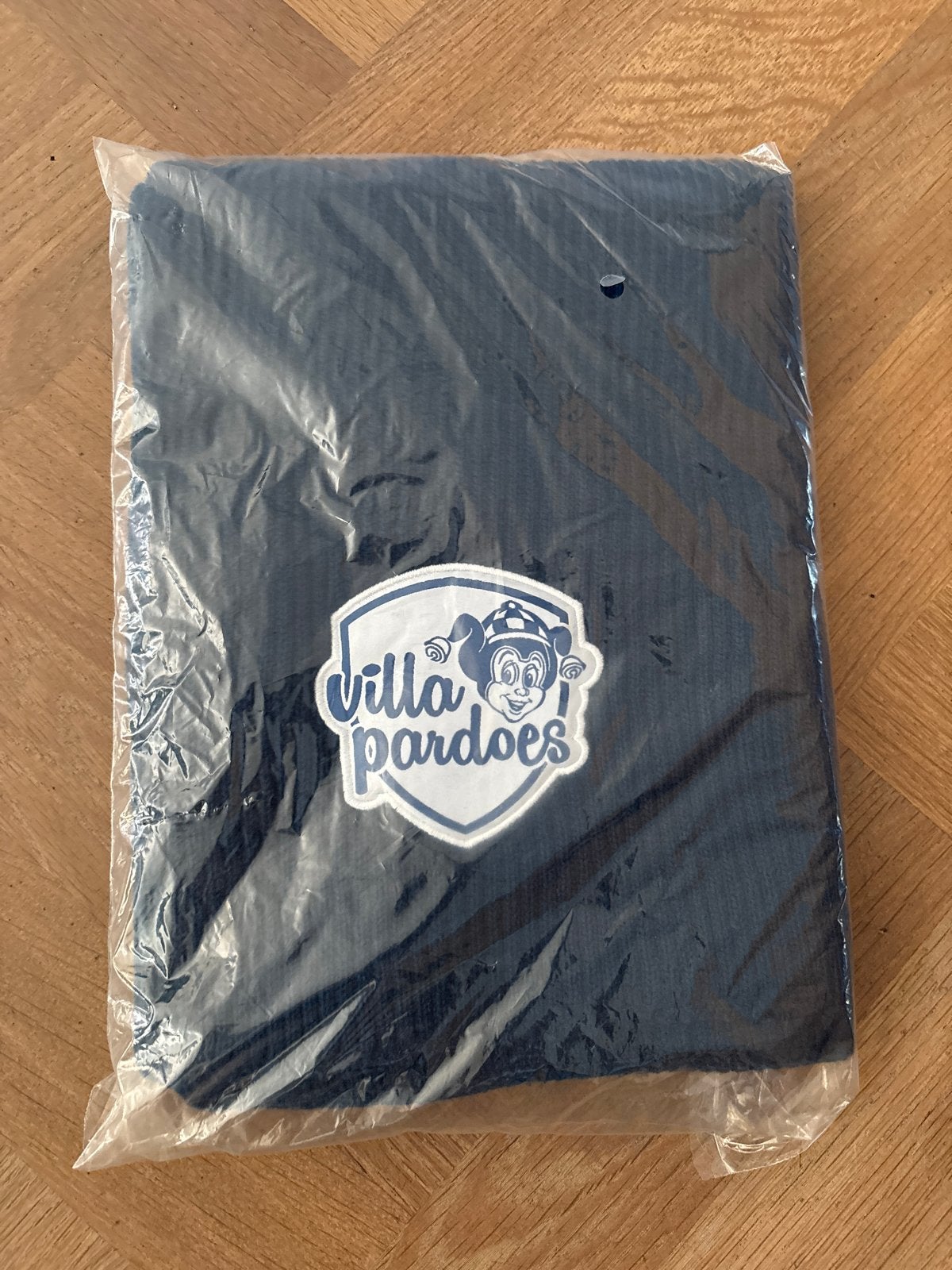 Donkerblauwe sjaal - Limited Edition Villa Pardoes, Ophalen of Verzenden, Nieuw, Sjaal