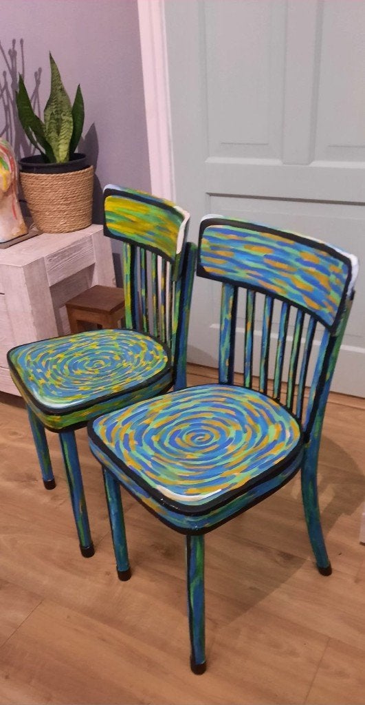 Unieke Handbeschilderde caféstoelen  (2 stuks), Ophalen, Gebruikt, Twee, Overige kleuren