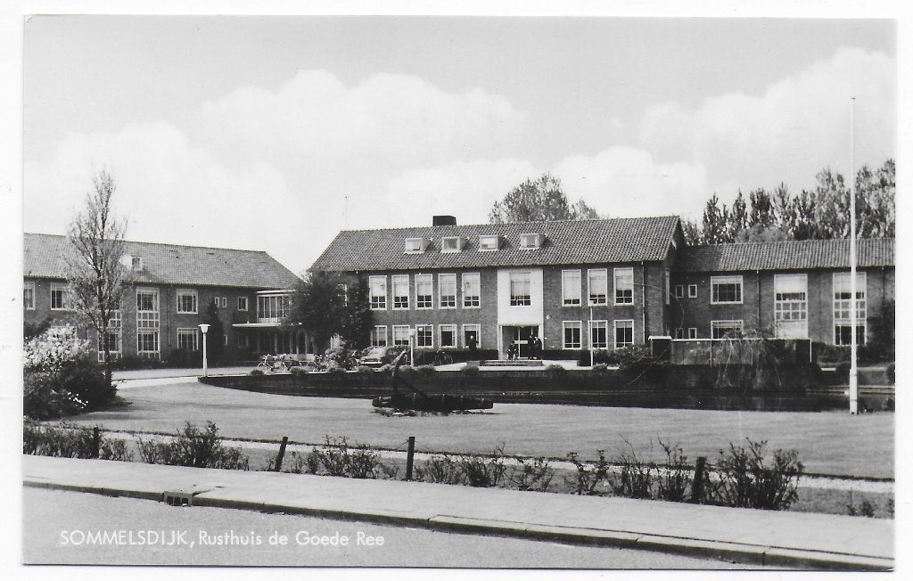 Sommelsdijk Rusthuis De Goede ree Ansichtkaart ( B6939 ), Verzamelen, Ophalen of Verzenden, 1940 tot 1960, Gelopen, Zuid-Holland