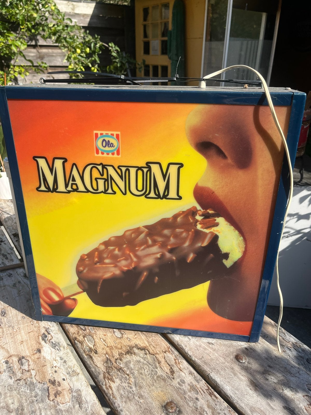 Vintage Ola Magnum lichtbak - Reclamebord, Ophalen, Gebruikt, Lichtbak of (neon) lamp